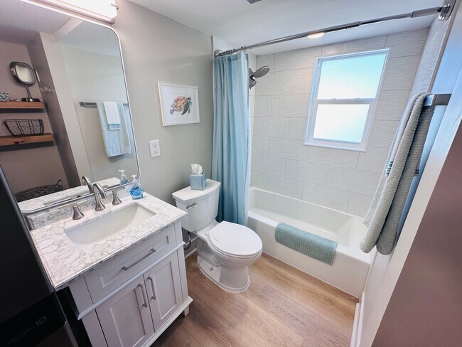 Building Photo - 555 Gulf Way