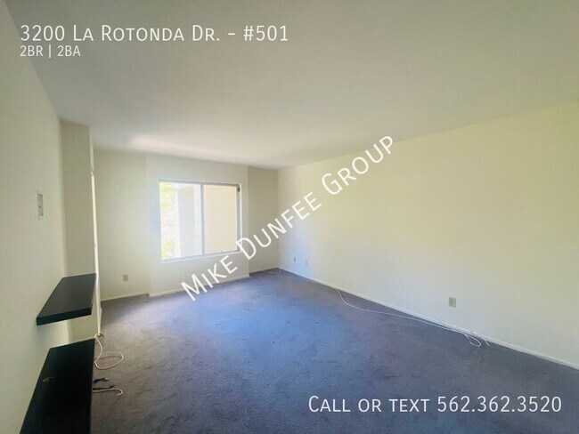 Building Photo - 3200 La Rotonda Dr