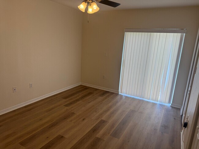 Building Photo - 3186 SW 129th Ave