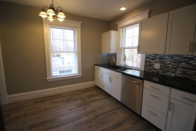 Building Photo - 639 Park Avenue Apt #3