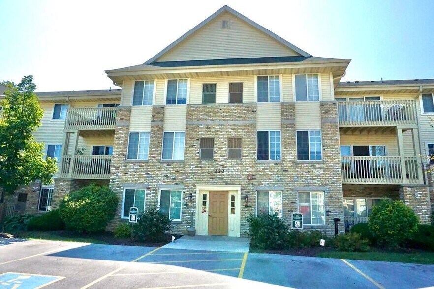 Building Photo - 530 Windstone Dr
