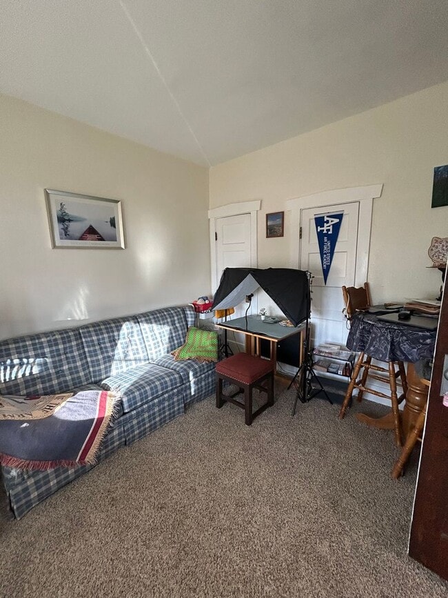 Building Photo - 410 N Washington St