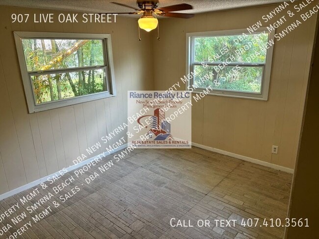 Building Photo - 907 Live Oak St