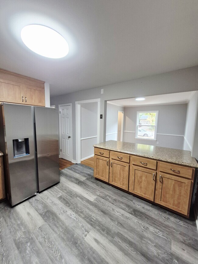 Building Photo - 97 Waterview Dr