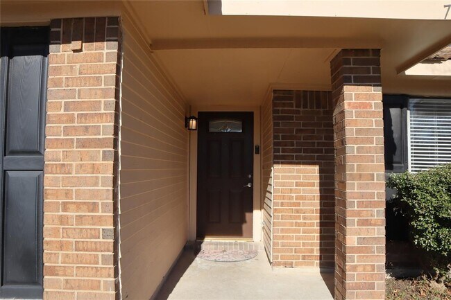 Building Photo - 2731 Eagle Pass