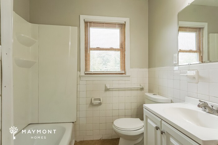 Building Photo - 2311 5th E St