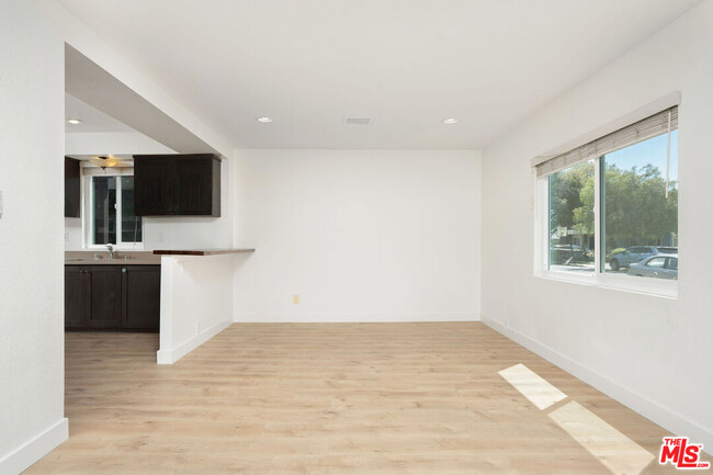 Building Photo - 3460 Redwood Ave