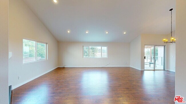 Building Photo - 2629 Meguiar Dr