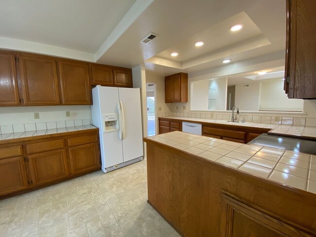 Building Photo - 2bd/2bth within the Ocean Hills Country Club!