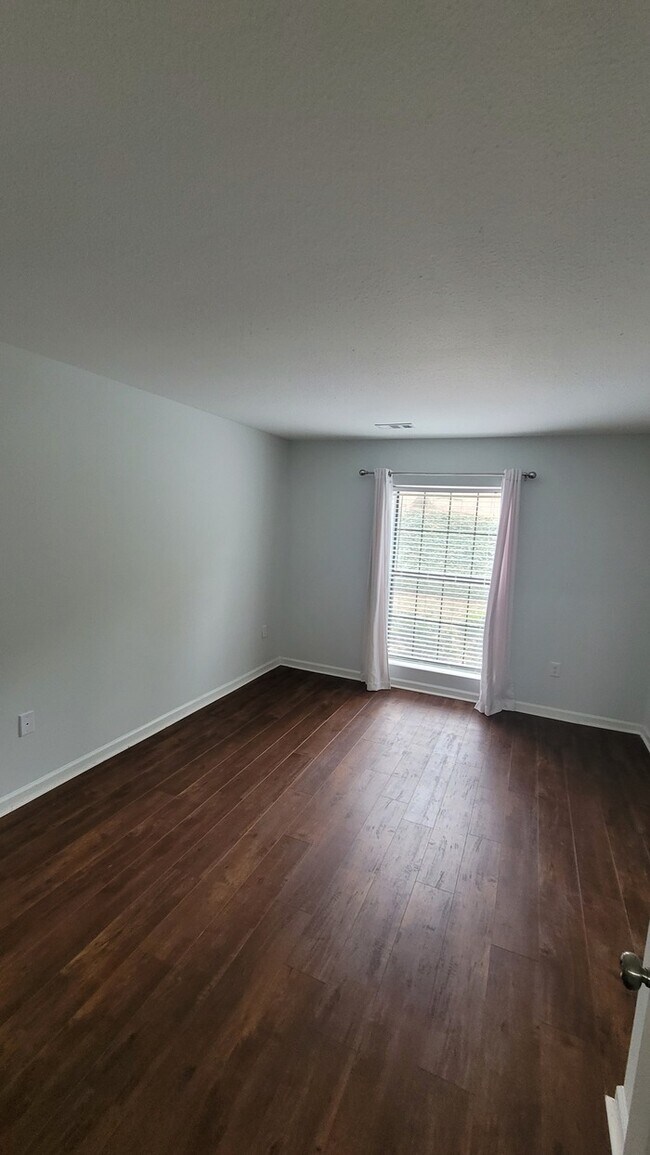 Building Photo - 2 bedroom 2 bath Condo in Lenox Heights, o...