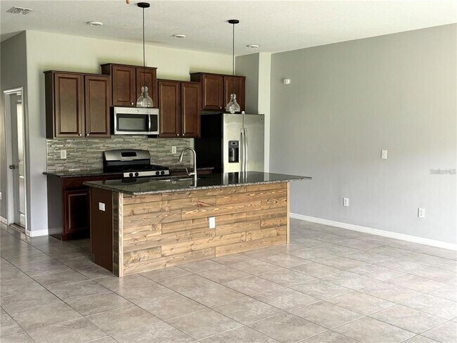 Building Photo - 16958 Storyline Dr