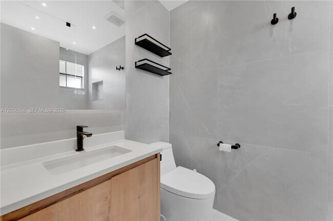 Building Photo - 20903 Leeward Ct
