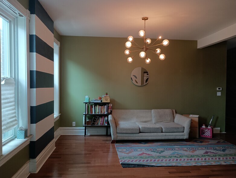 Building Photo - 4386 Chouteau Ave