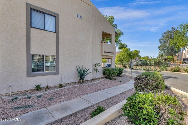 Building Photo - 145 N 74th St