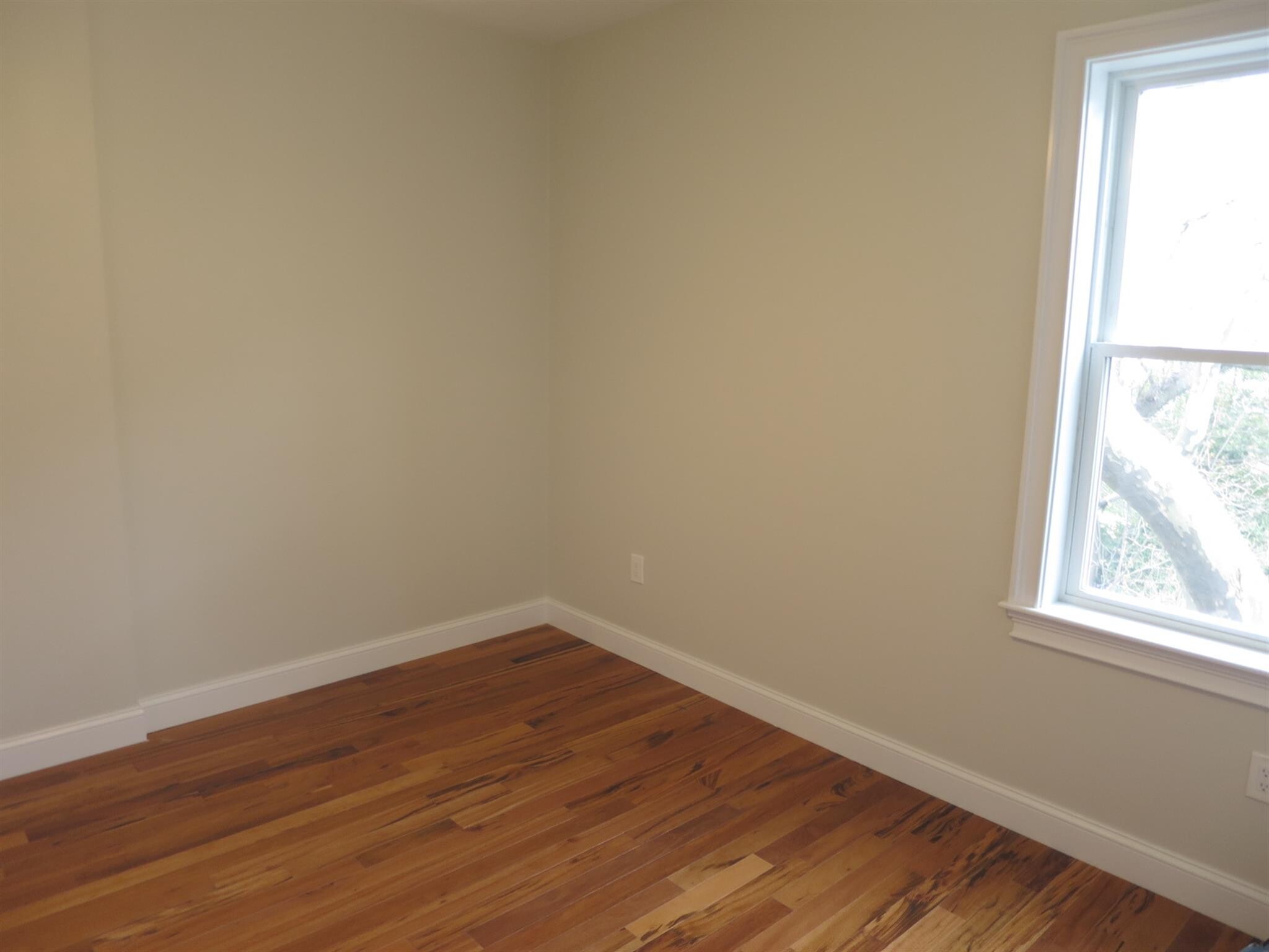 Building Photo - 1121 Broadway