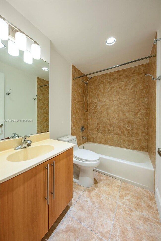 Building Photo - 7501 E Treasure Dr