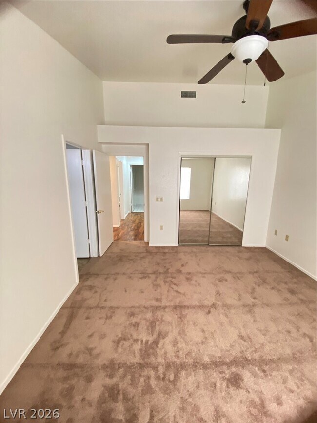 Building Photo - 9012 Starmount Dr