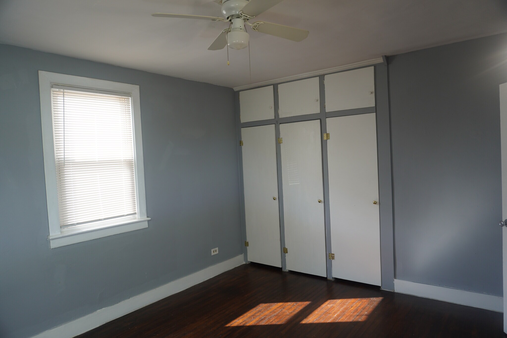 Building Photo - 3033 Hamilton Ave