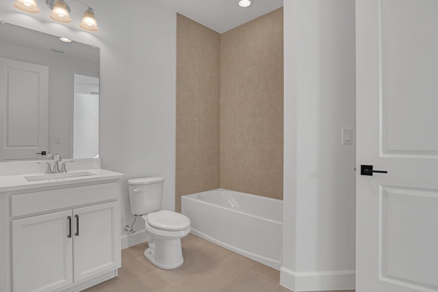 Building Photo - 2238 Salew St