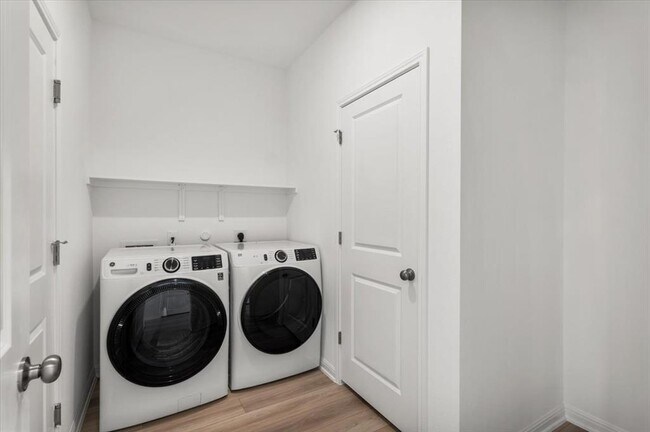 Building Photo - 1409 Alana Fls Ave