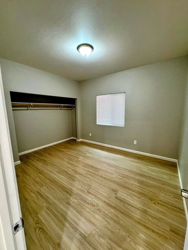 Building Photo - 16116 Mistletoe Ln