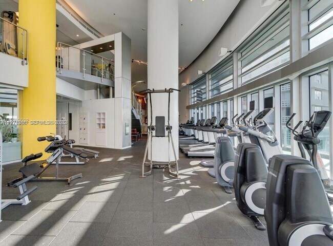 Building Photo - 1500 Bay Rd