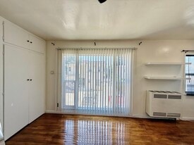Building Photo - 1327 N Orange Dr