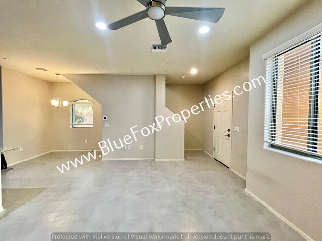 Building Photo - 2428 E Emerald Moon Dr