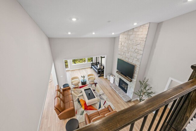 Building Photo - Modern Luxury!  Lakes of Orange Single family home