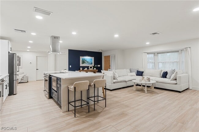 Building Photo - 2412 La Salle Ave