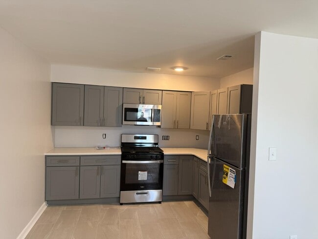 Building Photo - 7028 Lark Pl