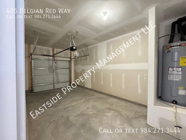 Building Photo - 405 Belgian Red Wy