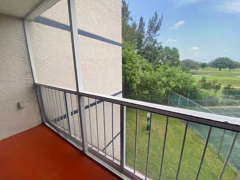 Building Photo - 7125 NW 186th St