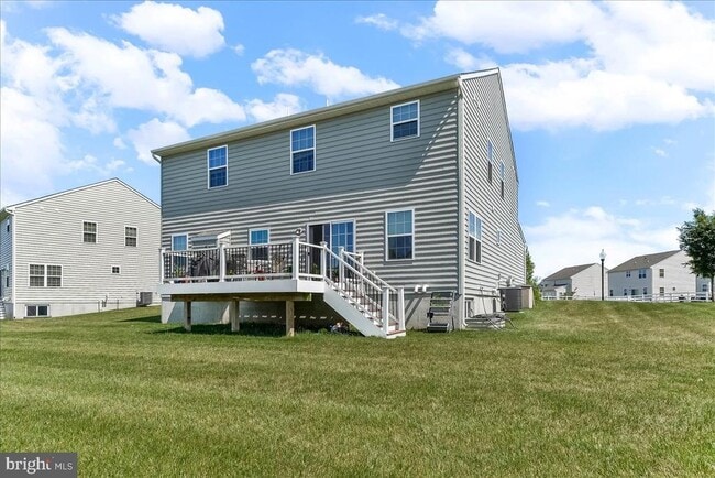 Building Photo - 305 Goodwick Dr