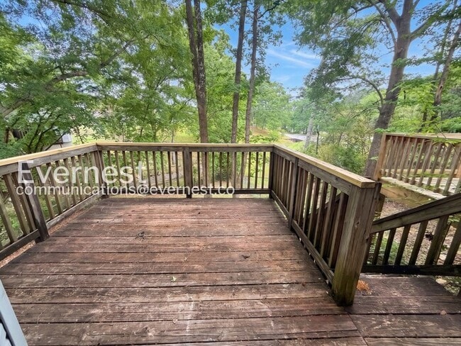 Building Photo - 335 Jamestown Manor Dr