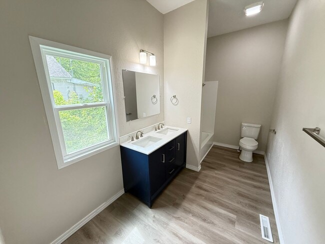 Building Photo - 3 Bed 1 Bath Aurora, MO