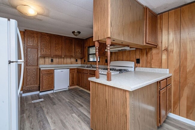 Building Photo - 3 Bed 2 Bath South Columbia