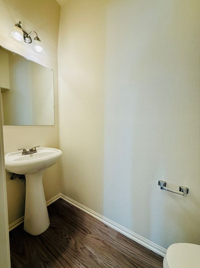 Building Photo - Charming Home in Henderson!