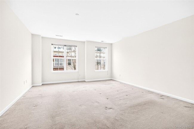 Building Photo - 17 Harbor Pointe Dr