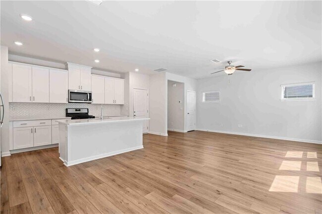 Building Photo - 279 Wells Cir