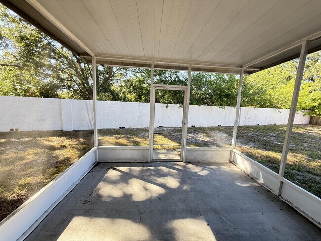 Building Photo - Beautifully remodeled 6 bedroom - 3 bath home in Summerfield Village