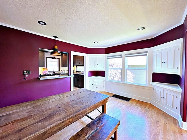 Building Photo - 7315 SE Taylor St