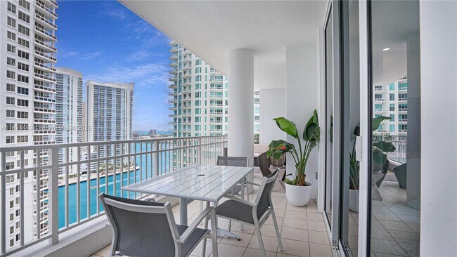 Building Photo - 801 Brickell Key Blvd