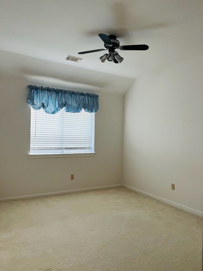 Building Photo - 16911 Ascot Meadow Dr