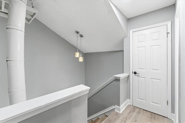 Building Photo - 2696 Greentree Dr SE