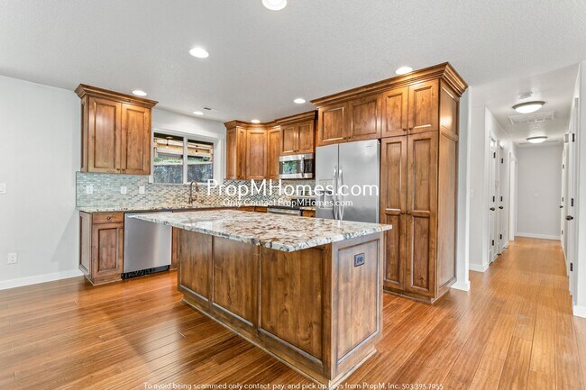 Building Photo - Vibrant Four-Bedroom Country Retreat with ...