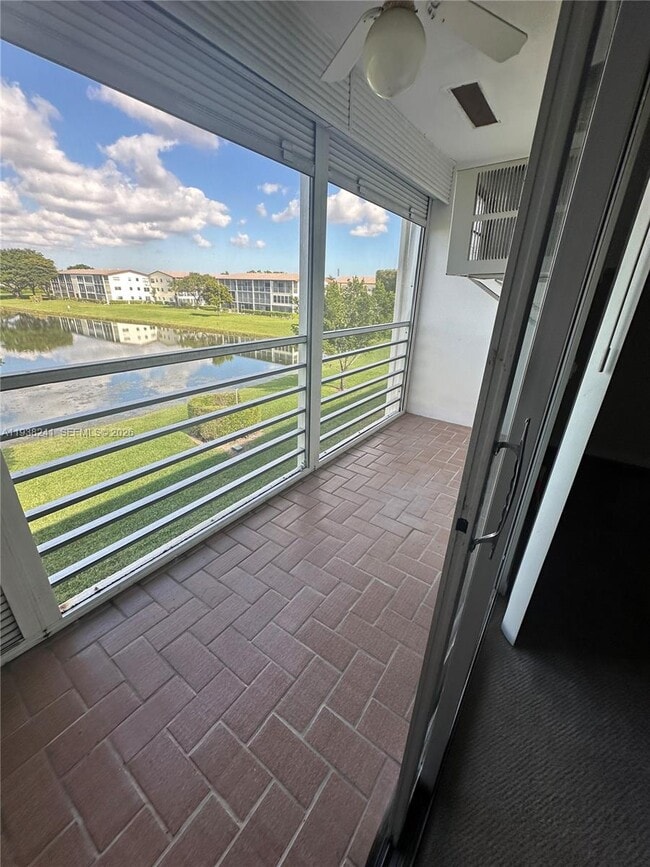 Building Photo - 118 Brighton C