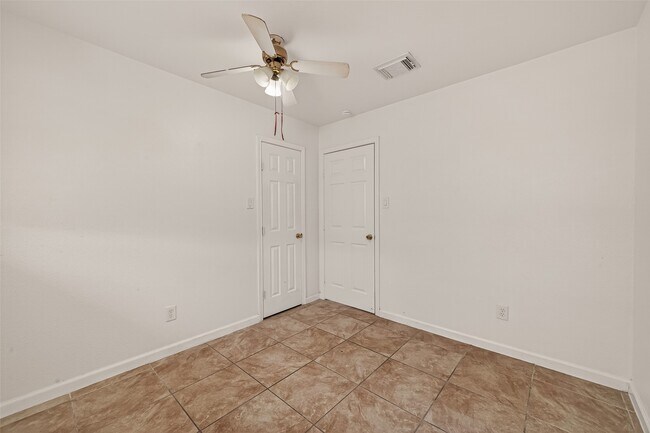 Building Photo - 6311 Tall Willow Dr