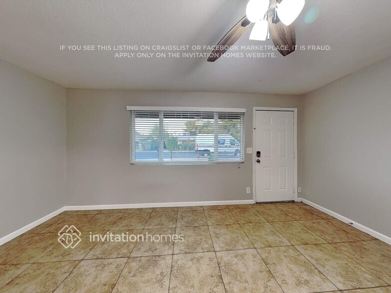 Building Photo - 141 E Millett Ave