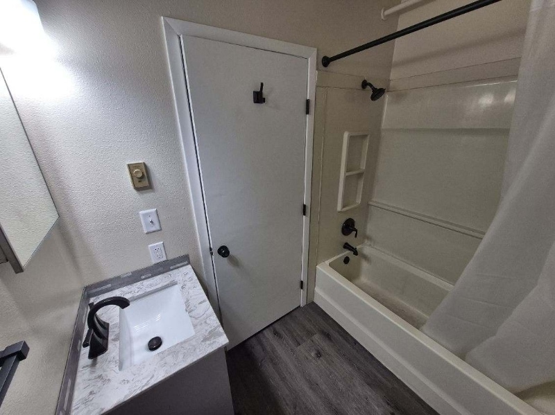 Building Photo - 301 N Riverfront Dr